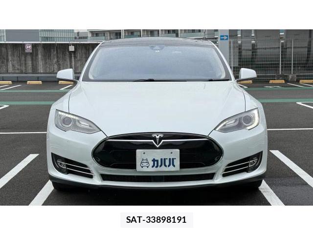 Tesla MODEL S 2014-12 8434419-1