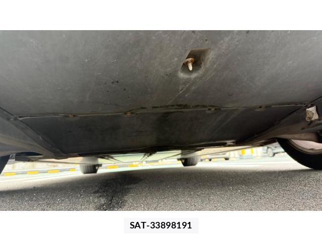 Tesla MODEL S 2014-12 8434419-12