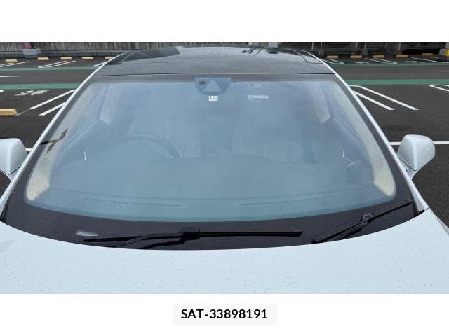 Tesla MODEL S 2014-12 8434419-18