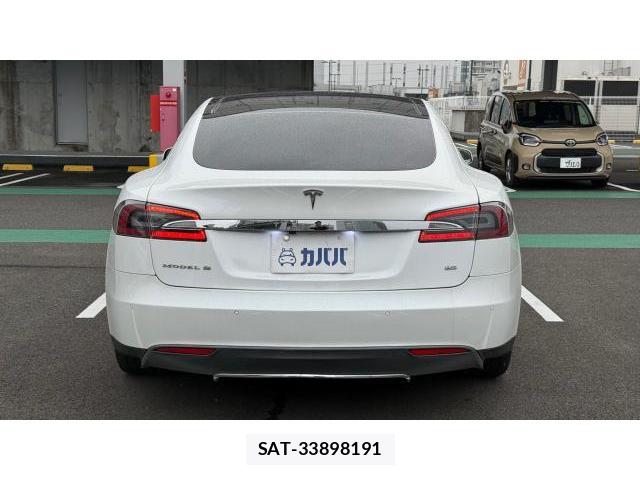 Tesla MODEL S 2014-12 8434419-3