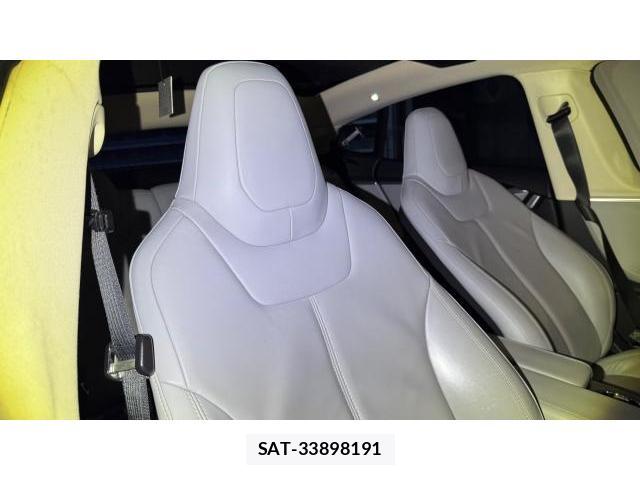 Tesla MODEL S 2014-12 8434419-5