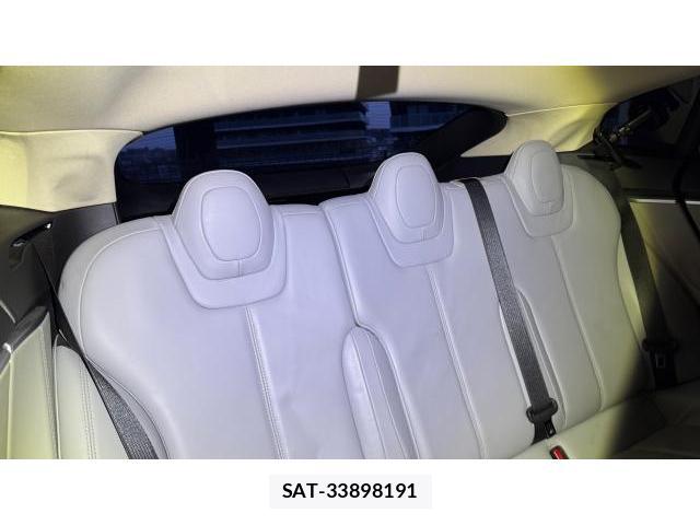 Tesla MODEL S 2014-12 8434419-6