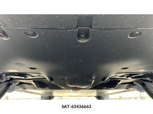 Tesla MODEL Y 2022-10 8434311-13