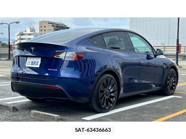Tesla MODEL Y 2022-10 8434311-15