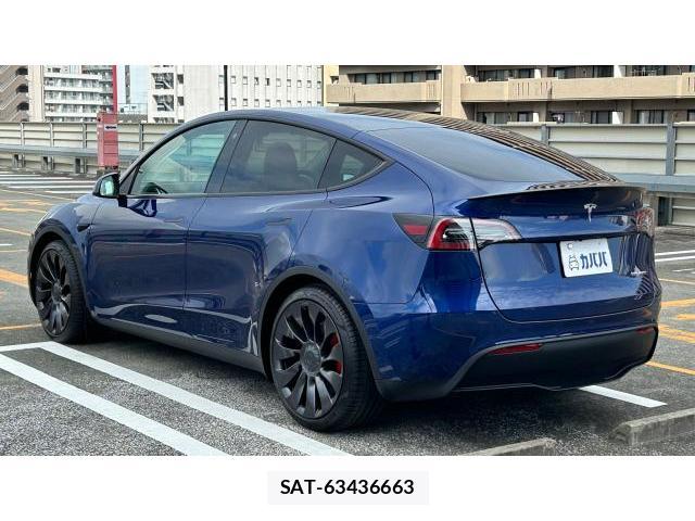 Tesla MODEL Y 2022-10 8434311-16