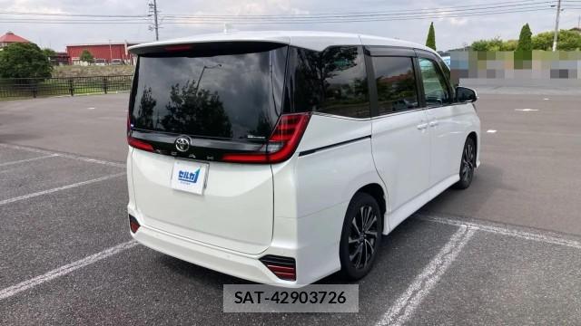 Toyota NOAH 2023-12 8434702-13