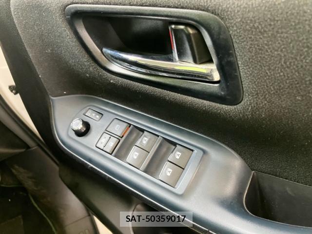 Toyota NOAH 2015-11 8435099-10