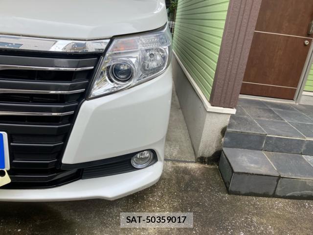 Toyota NOAH 2015-11 8435099-2