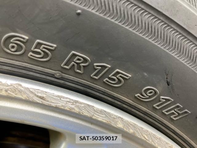 Toyota NOAH 2015-11 8435099-3