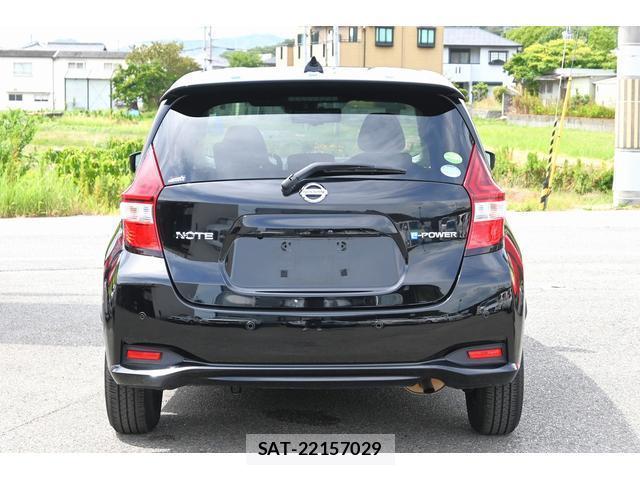Nissan NOTE 2018-02 8435151-5