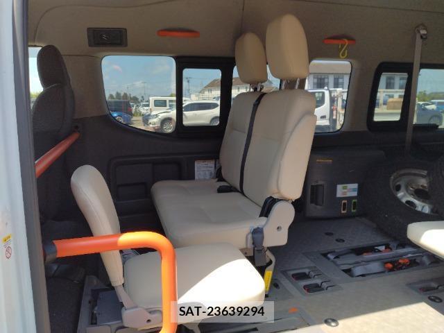 Nissan NV350 Caravan 2019-03 8435102-1