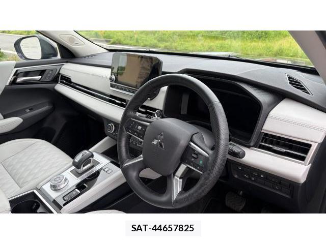 Mitsubishi OUTLANDER PHEV 2023 8434504-5