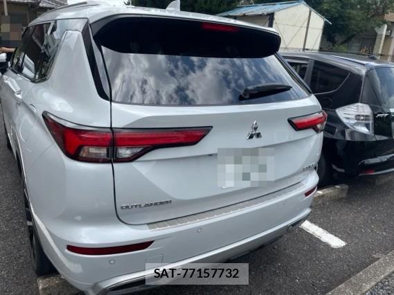 Mitsubishi OUTLANDER PHEV 2022-09 8434721-1