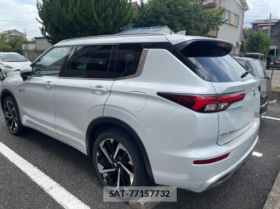 Mitsubishi OUTLANDER PHEV 2022-09 8434721-13