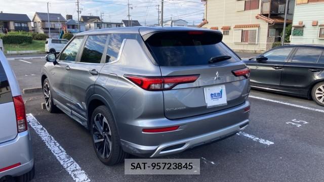 Mitsubishi OUTLANDER PHEV 2022-03 8434754-12