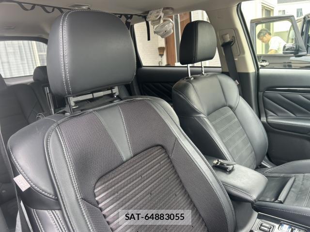Mitsubishi OUTLANDER PHEV 2019-11 8434935-2