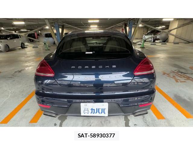Porsche PANAMERA 2017 8434310-3