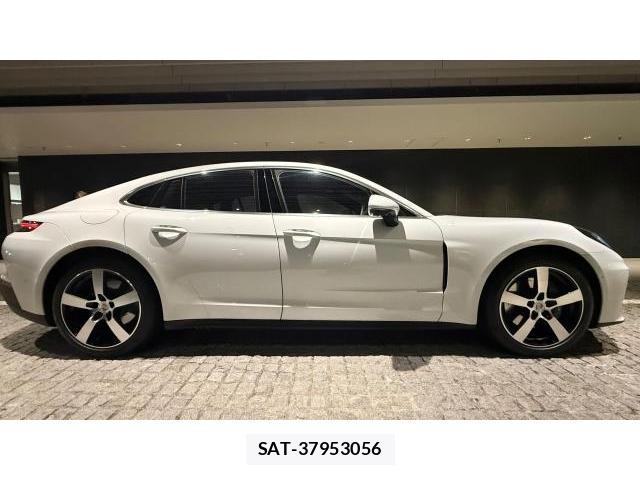 Porsche PANAMERA 2024 8434403-2