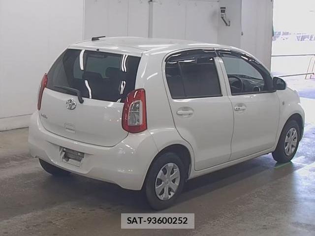 Toyota PASSO 2015-08 8435072-1