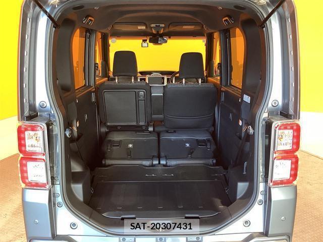 Toyota Pixis Mega 2017-08 8433709-15