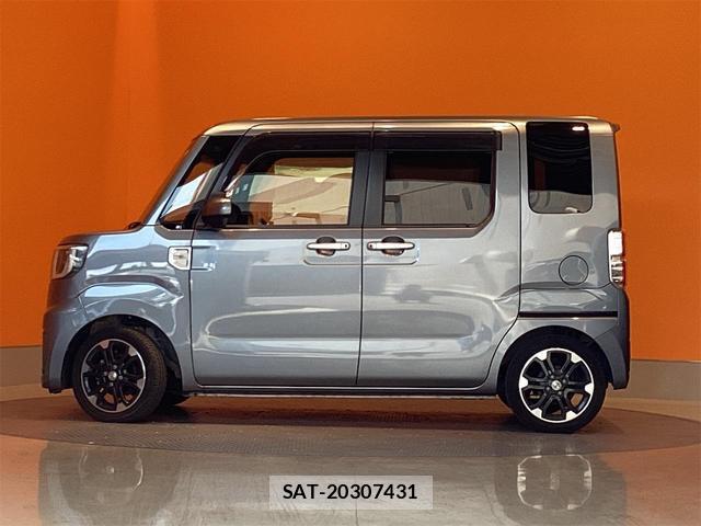 Toyota Pixis Mega 2017-08 8433709-3