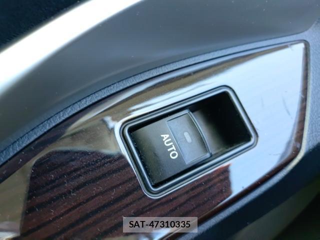 Toyota PREMIO 2017-07 8433918-12