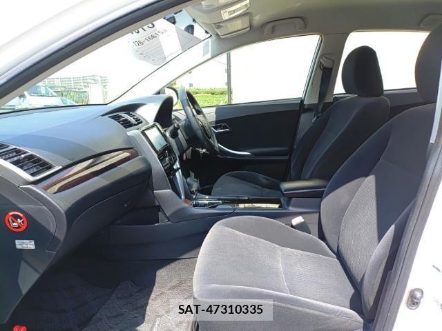 Toyota PREMIO 2017-07 8433918-15