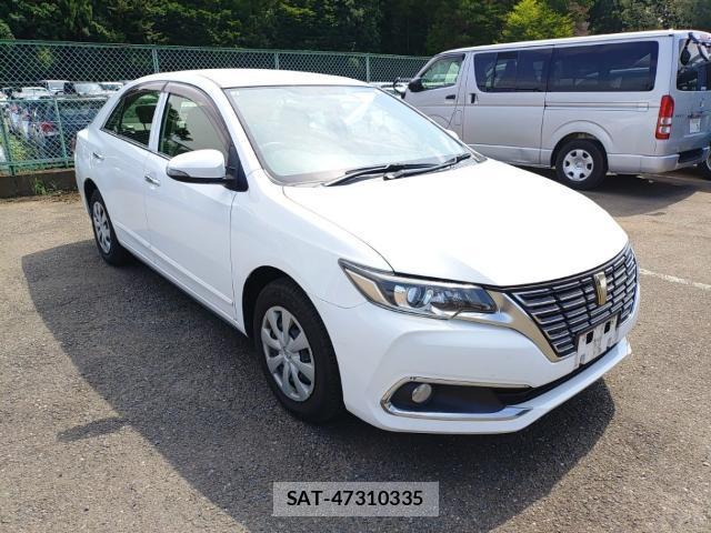 Toyota PREMIO 2017-07 8433918-3