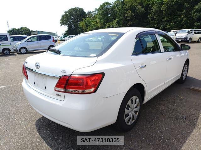Toyota PREMIO 2017-07 8433918-4