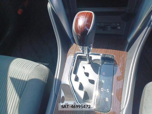 Toyota PREMIO 2017-08 8435250-11
