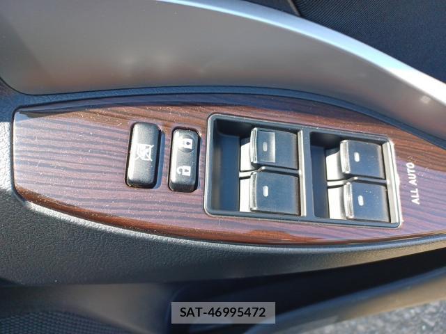 Toyota PREMIO 2017-08 8435250-13
