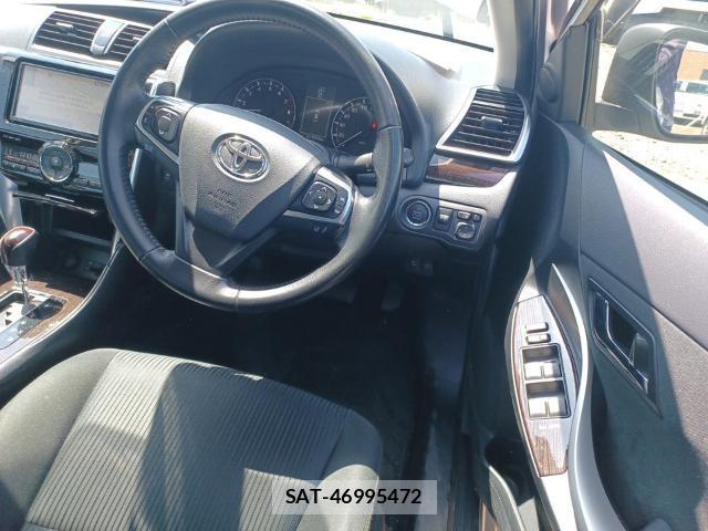 Toyota PREMIO 2017-08 8435250-2
