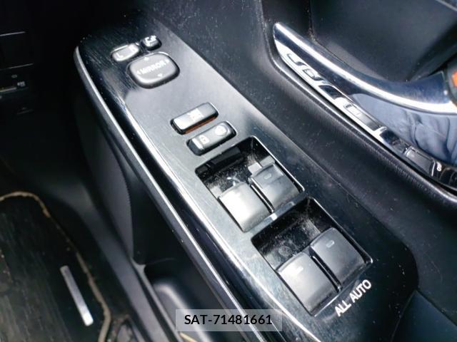 Toyota PRIUS ALPHA 2019-07 8433975-13