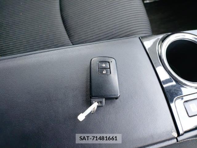 Toyota PRIUS ALPHA 2019-07 8433975-14