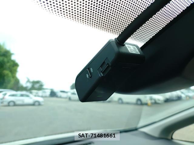 Toyota PRIUS ALPHA 2019-07 8433975-16