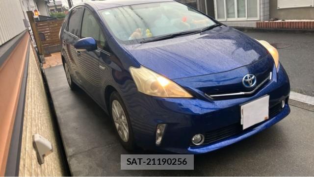Toyota PRIUS ALPHA 2013-10 8434737-11