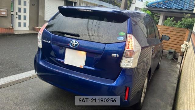Toyota PRIUS ALPHA 2013-10 8434737-12