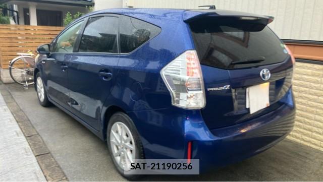 Toyota PRIUS ALPHA 2013-10 8434737-13