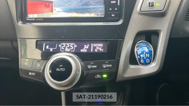 Toyota PRIUS ALPHA 2013-10 8434737-14