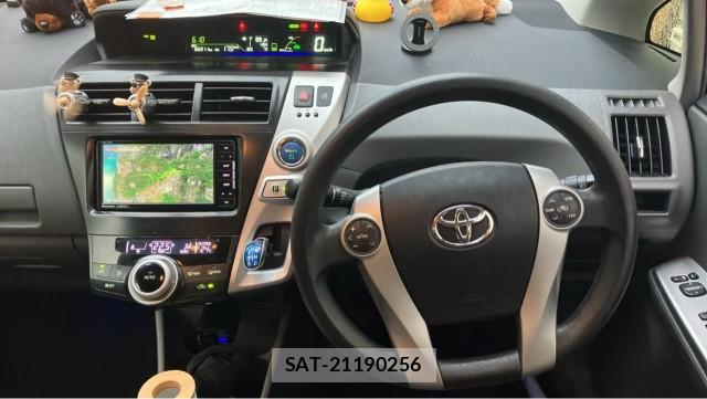 Toyota PRIUS ALPHA 2013-10 8434737-16