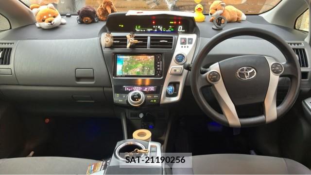 Toyota PRIUS ALPHA 2013-10 8434737-2