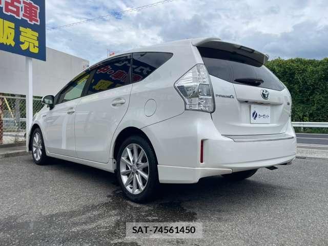 Toyota PRIUS ALPHA 2013-09 8435135-15