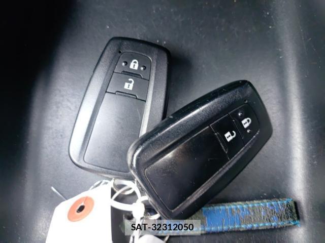 Toyota PRIUS 2017-01 8433920-14