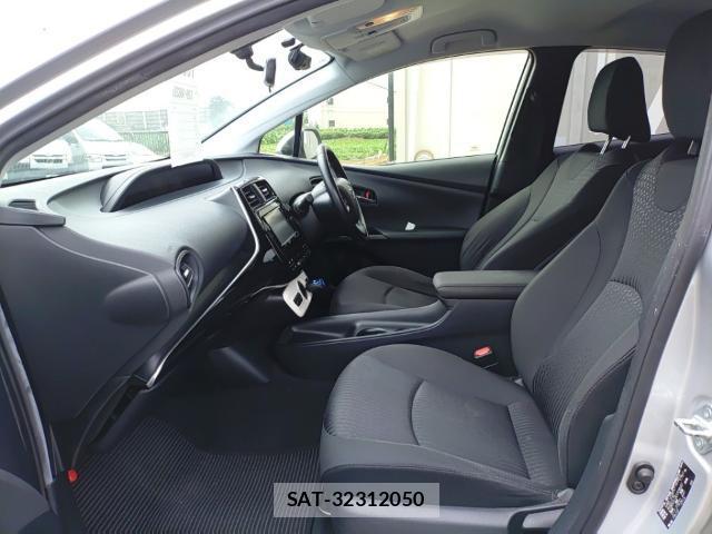 Toyota PRIUS 2017-01 8433920-15