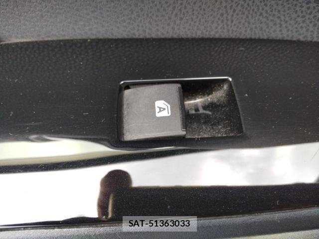 Toyota PRIUS 2016-02 8433921-12