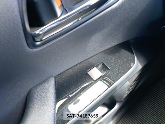 Toyota PRIUS 2021-05 8433967-12