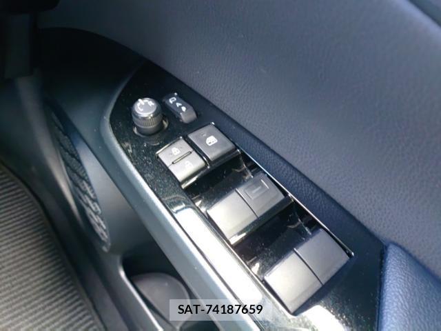 Toyota PRIUS 2021-05 8433967-13