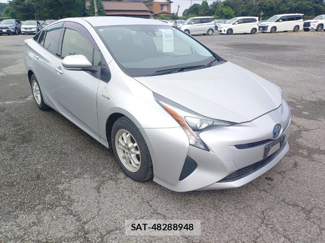 Toyota PRIUS 2017-08 8433977-3