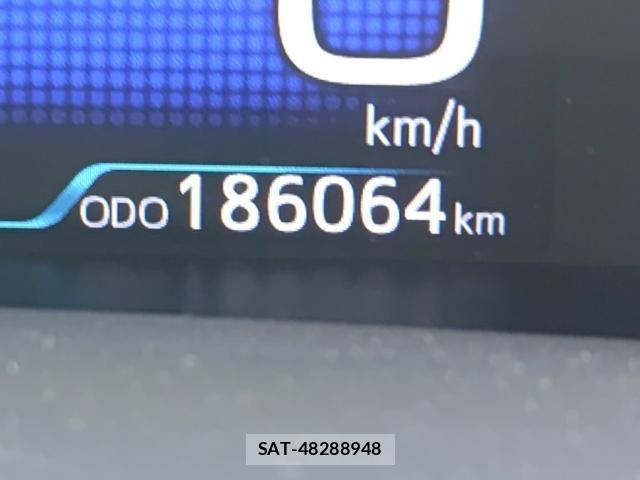 Toyota PRIUS 2017-08 8433977-9
