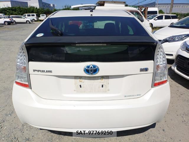 Toyota PRIUS 2011-07 8434181-1